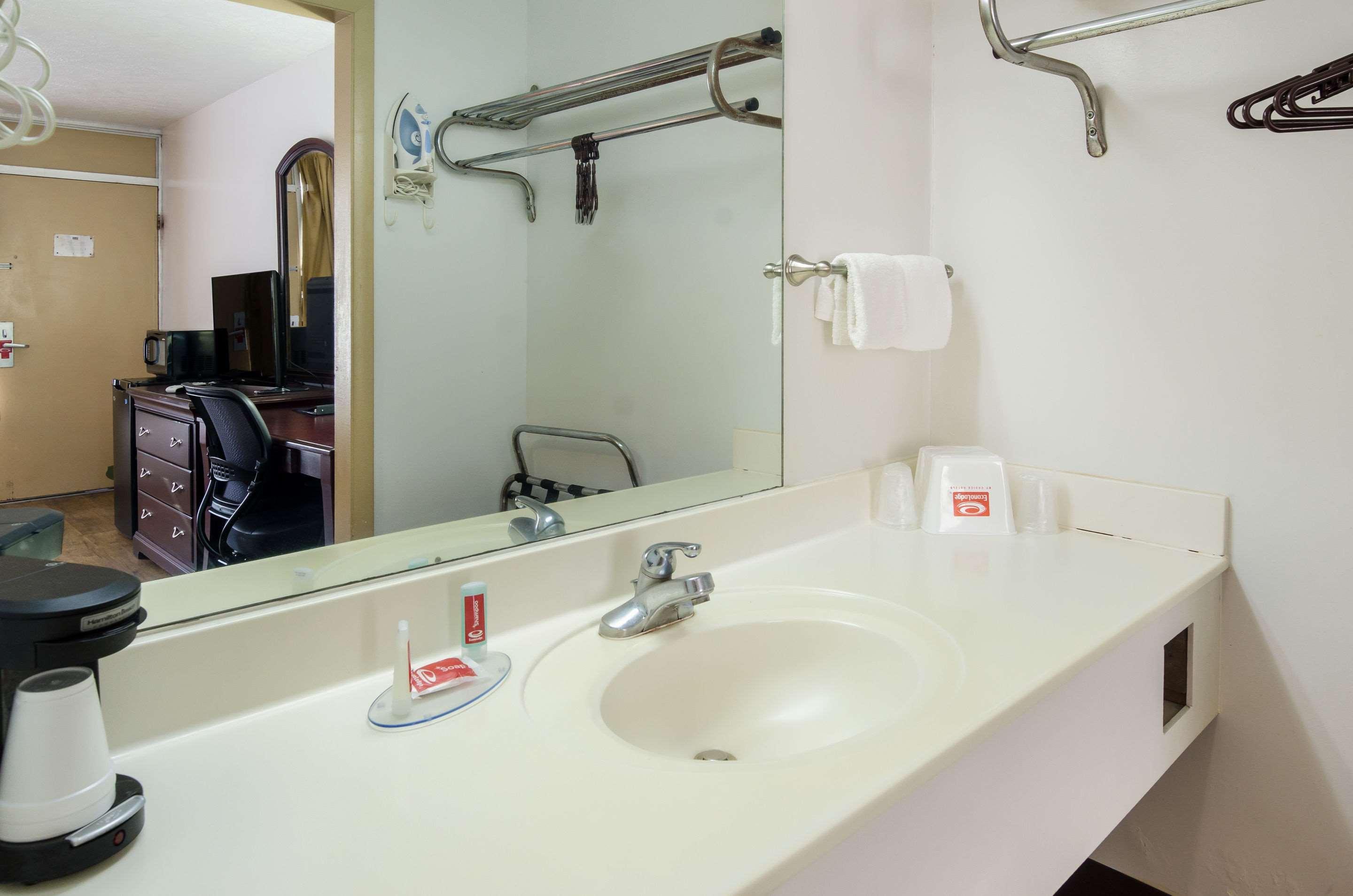 Econo Lodge Marion I-81 מראה חיצוני תמונה