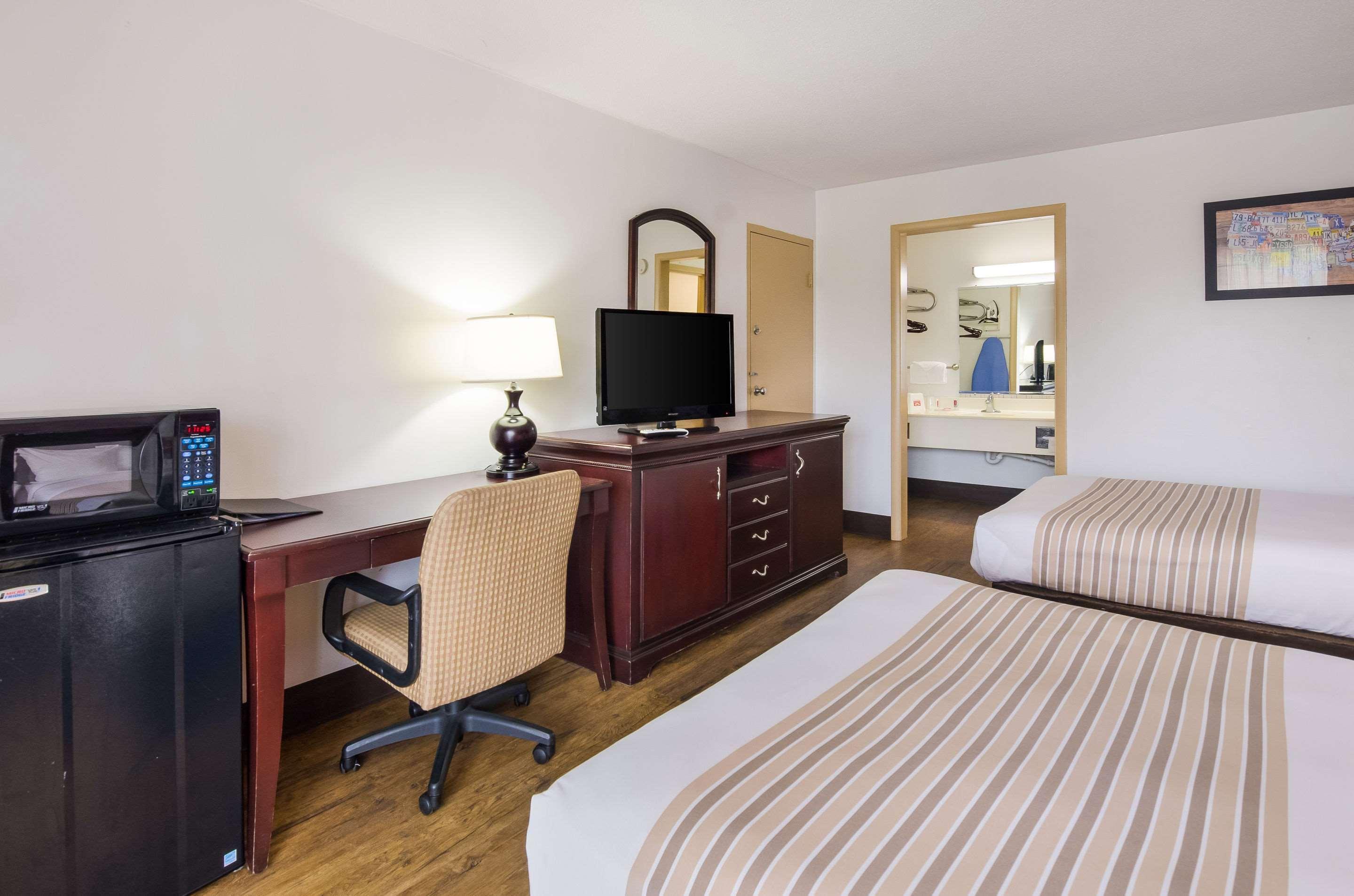 Econo Lodge Marion I-81 מראה חיצוני תמונה
