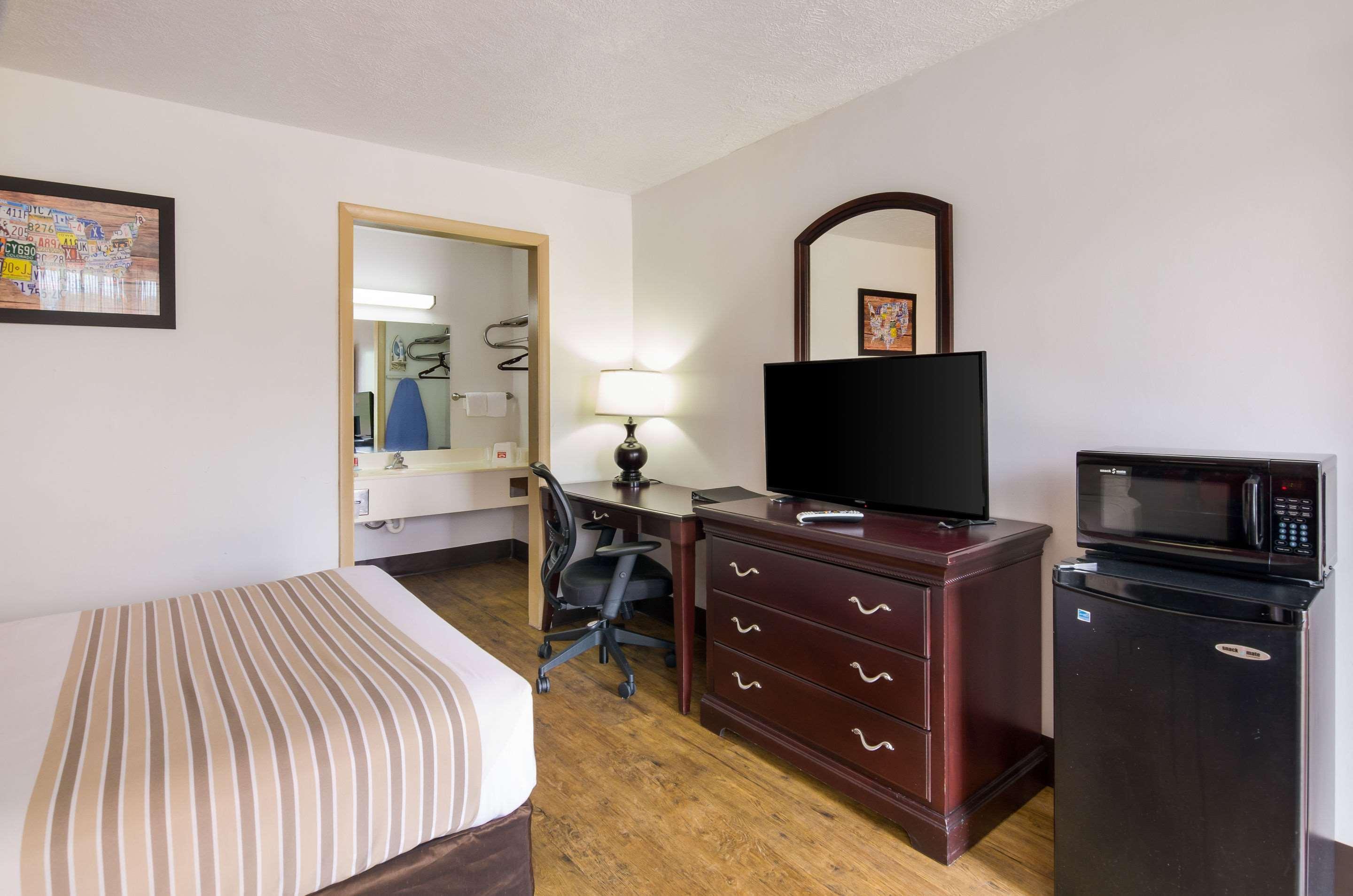 Econo Lodge Marion I-81 מראה חיצוני תמונה