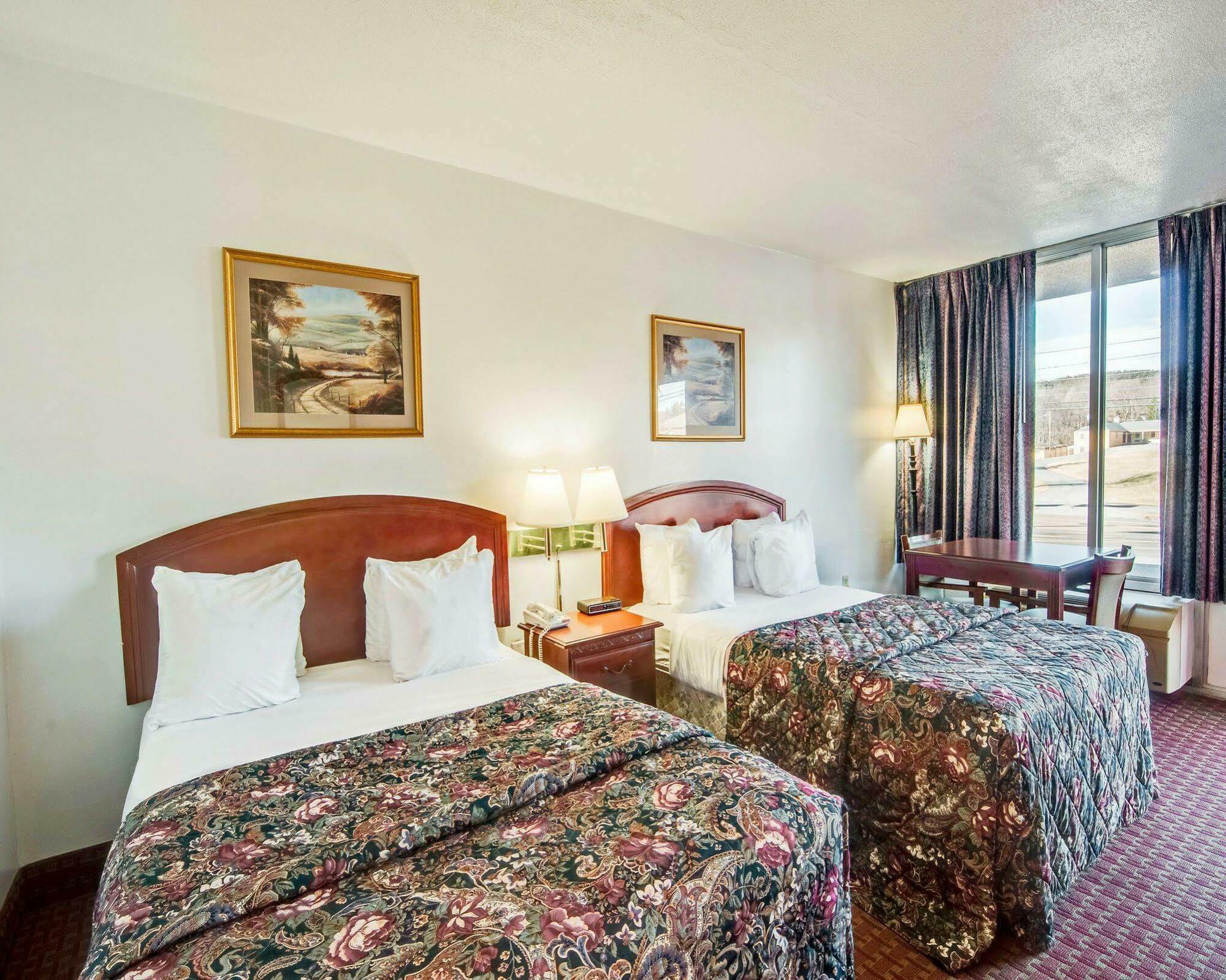 Econo Lodge Marion I-81 מראה חיצוני תמונה